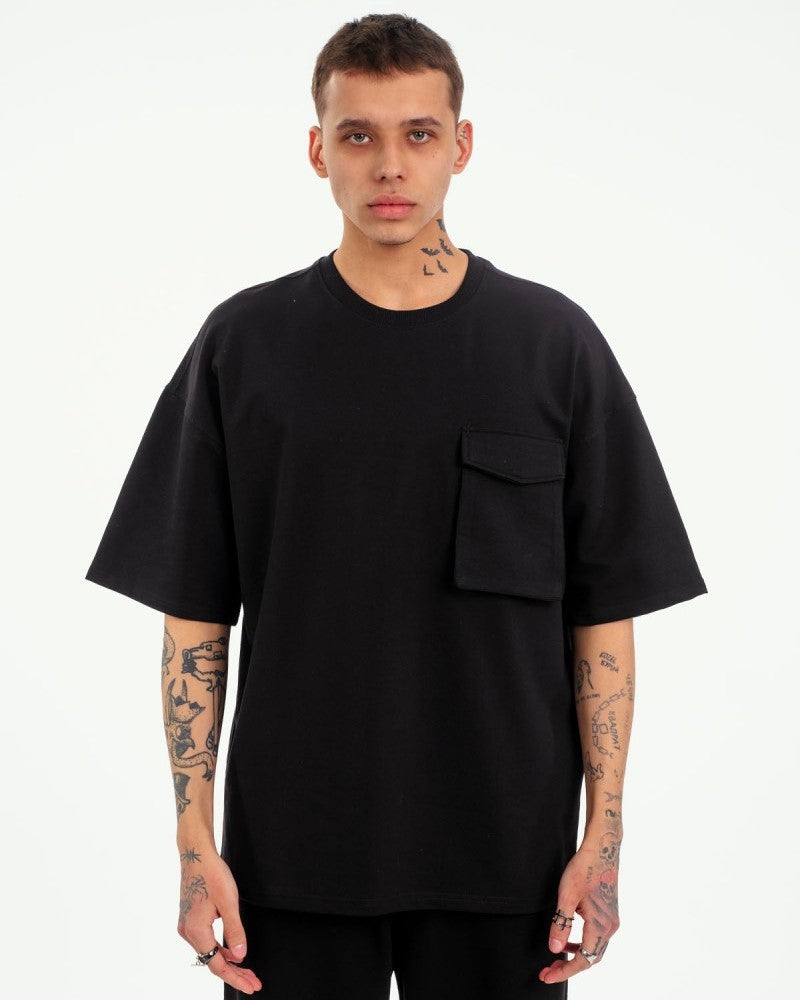 Oversize T-Shirt mit Tasche - Schwarz