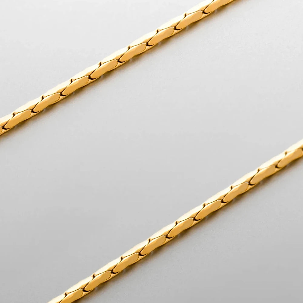 Goldene Bone-Halskette – Minimalistisches Design für moderne Männer
