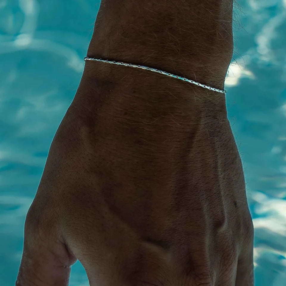 Silbernes Bone-Armband – Perfekte Passform und modernes Design