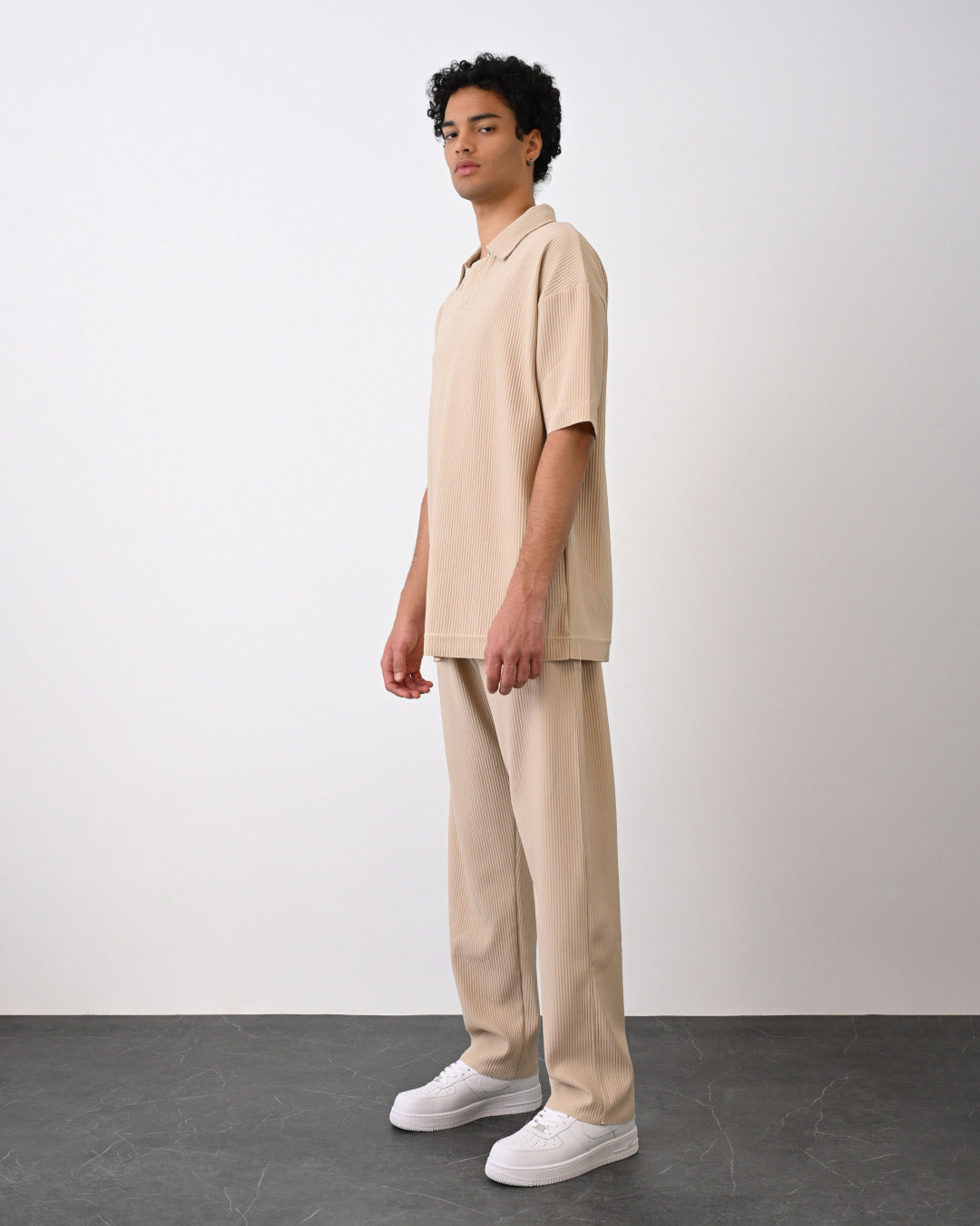 Oversize Cord T-Shirt mit Kragen - Beige