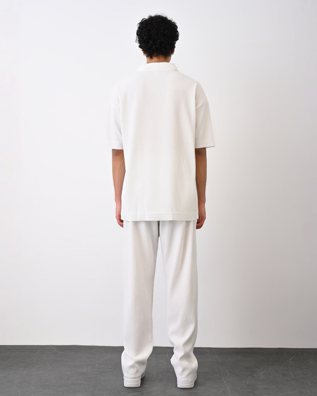 Oversize Cord T-Shirt mit Kragen - Weiß