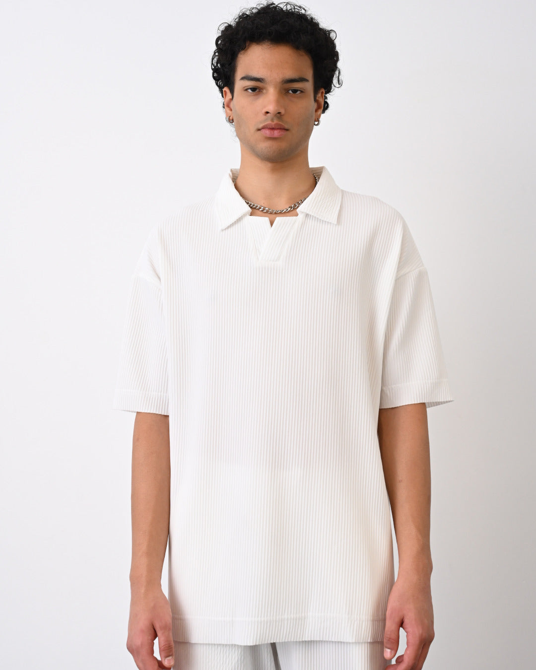 Oversize Cord T-Shirt mit Kragen - Weiß